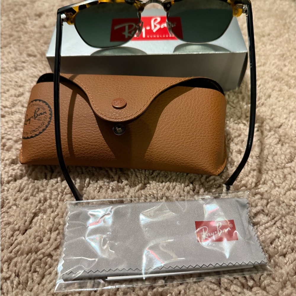 Ray-Ban Clubmaster sunglasses. - Picture 2 of 3